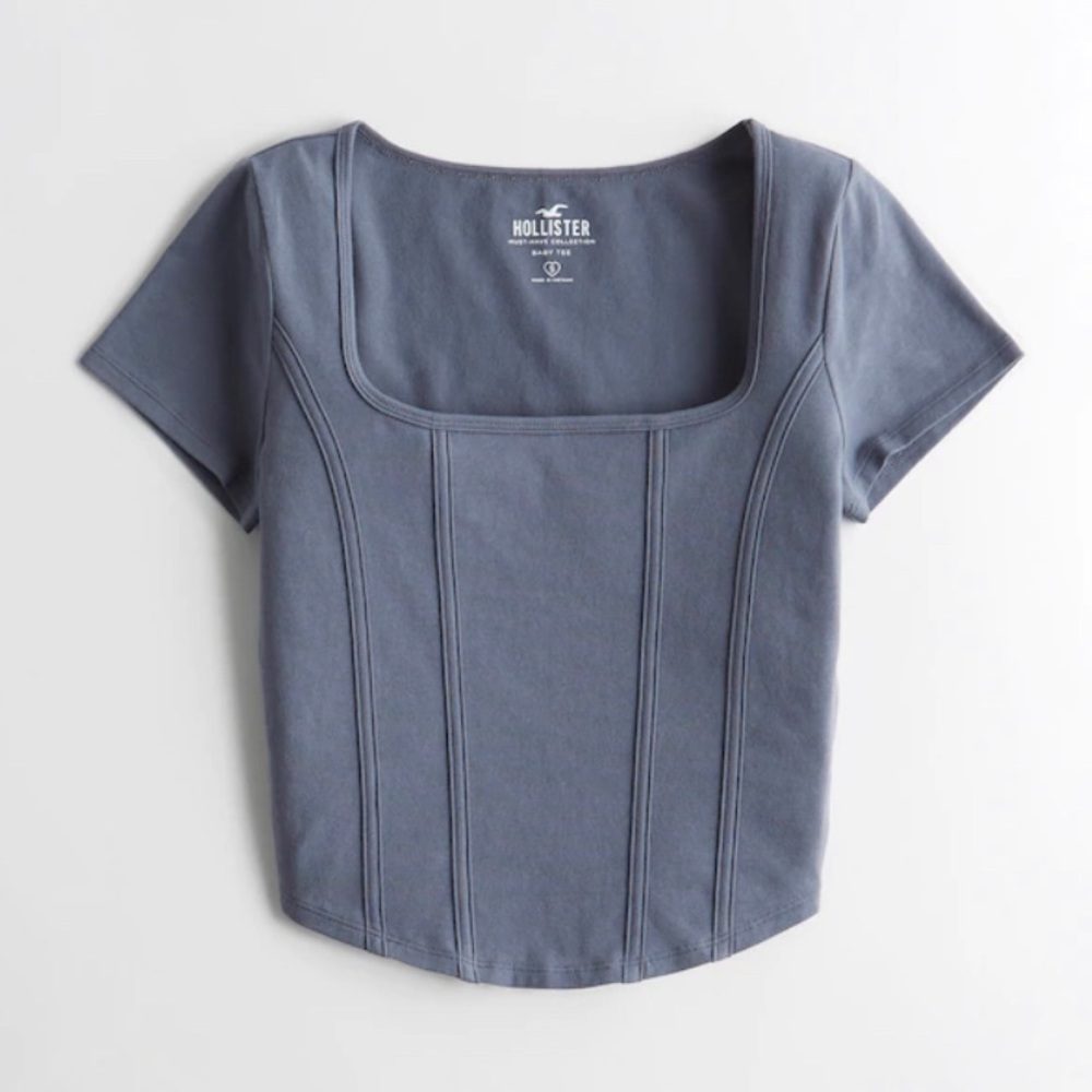 “SEAMED CURVED-HEM T-SHIRT” Hollister cropped corset top in navy